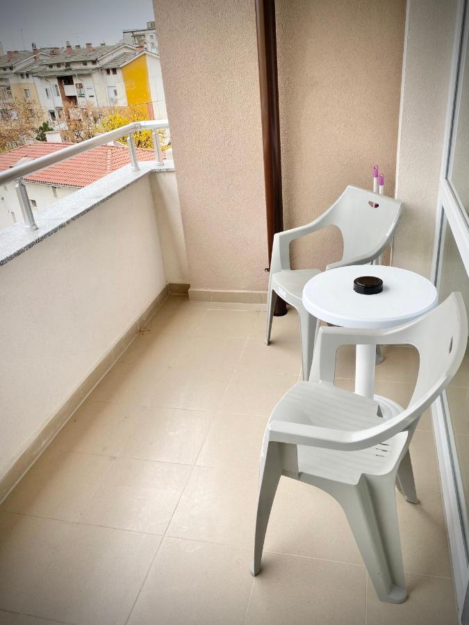 Art Apartment For 4 People Free Parking & Wifi Sztara Zagora Kültér fotó